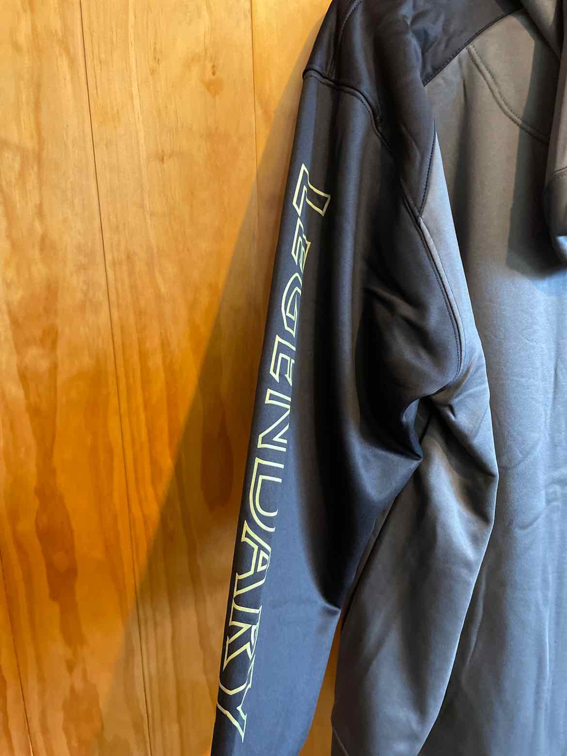 Mens Size Medium Legendary Whitetails Men's Hoodie