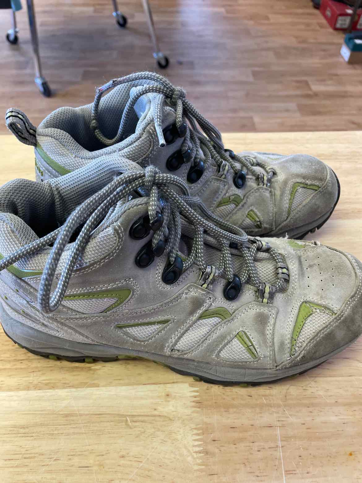 Nevados Tan Hiking Boots