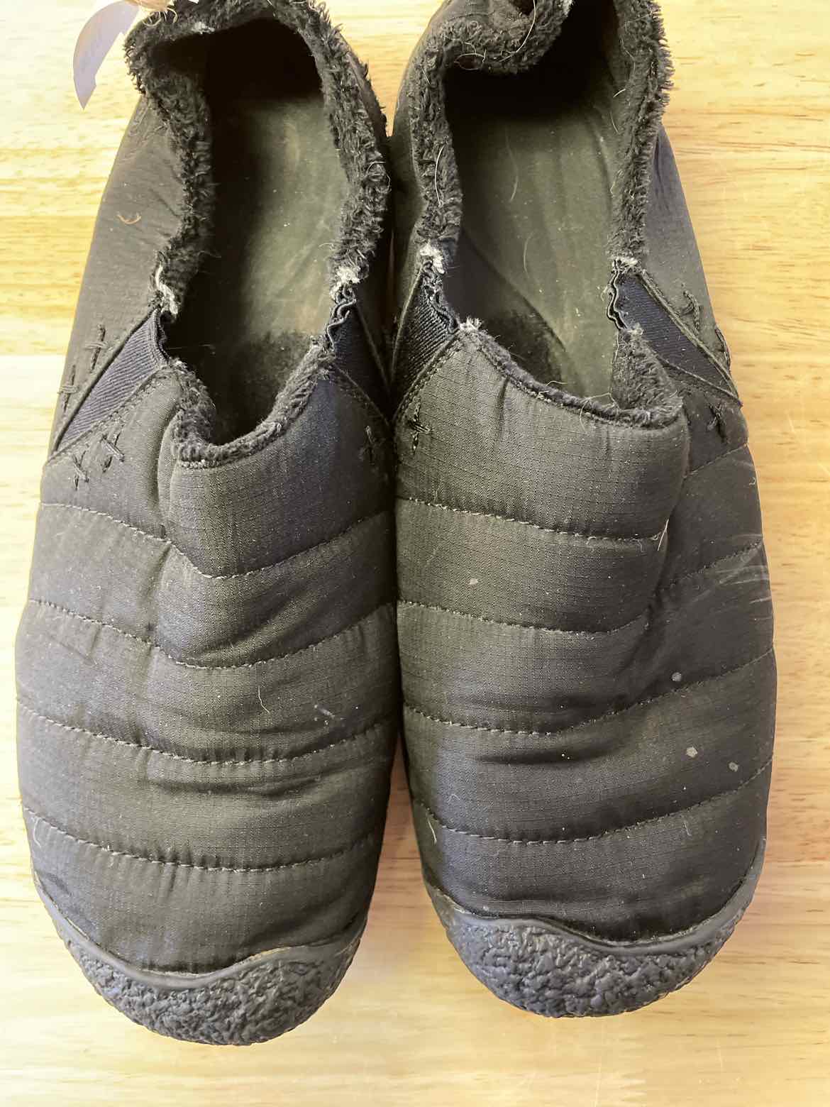 Keen Black Clogs