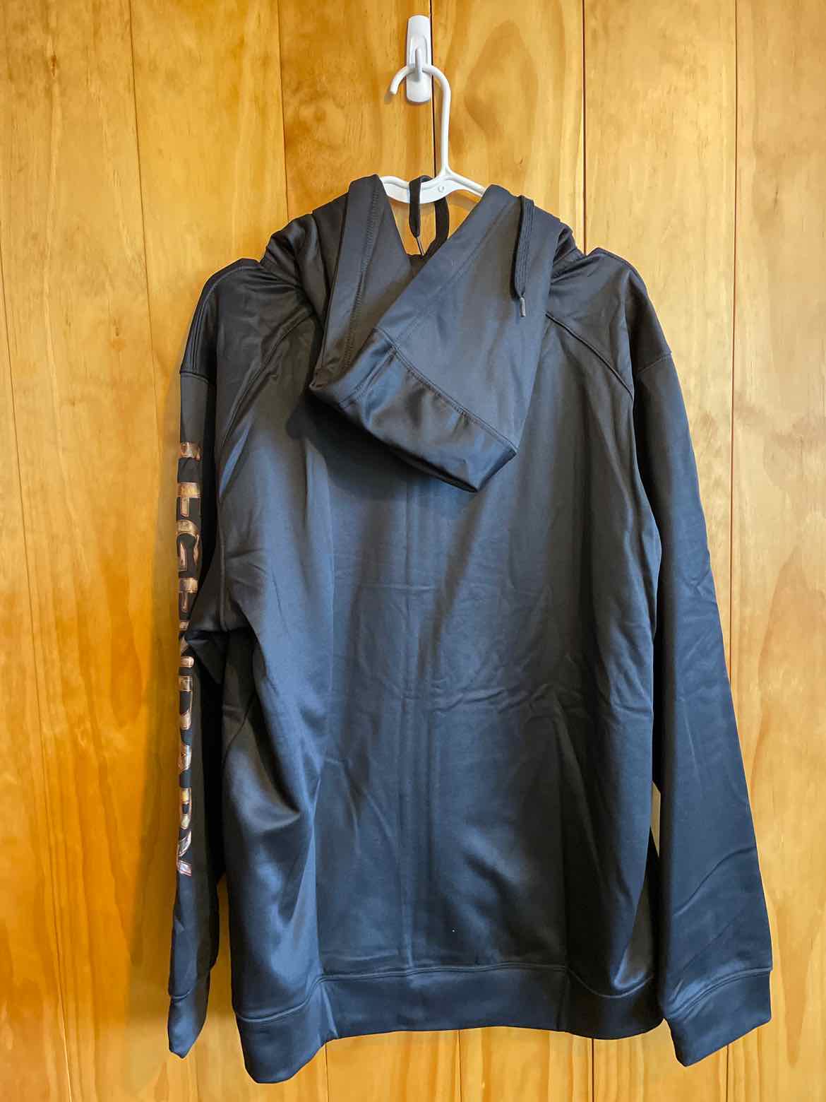 Mens Size Large Legendary Whitetails Men's Hoodie
