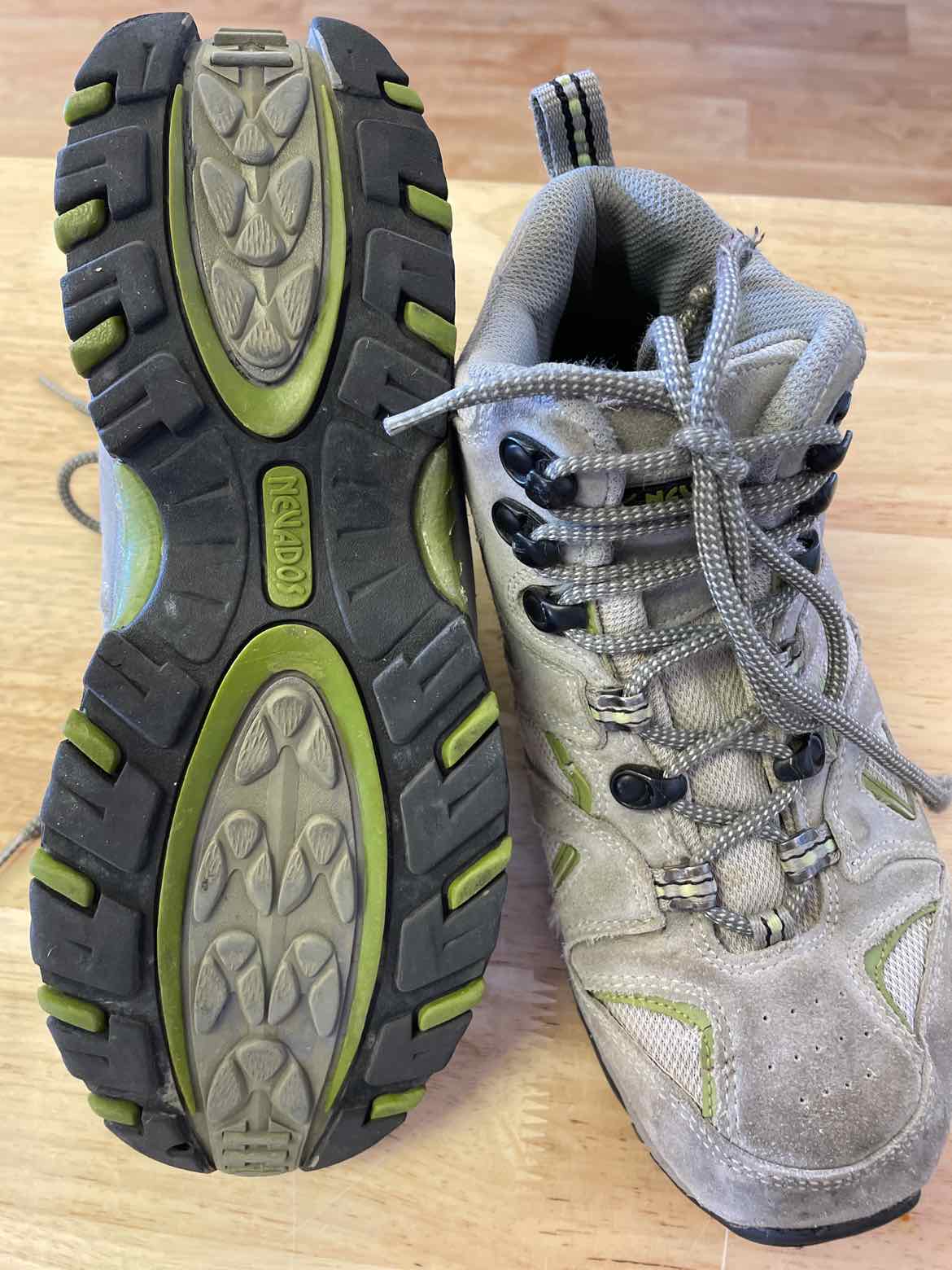 Nevados Tan Hiking Boots